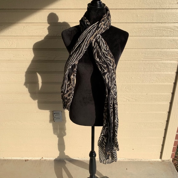 Printed Scarf - Picture 2 of 3